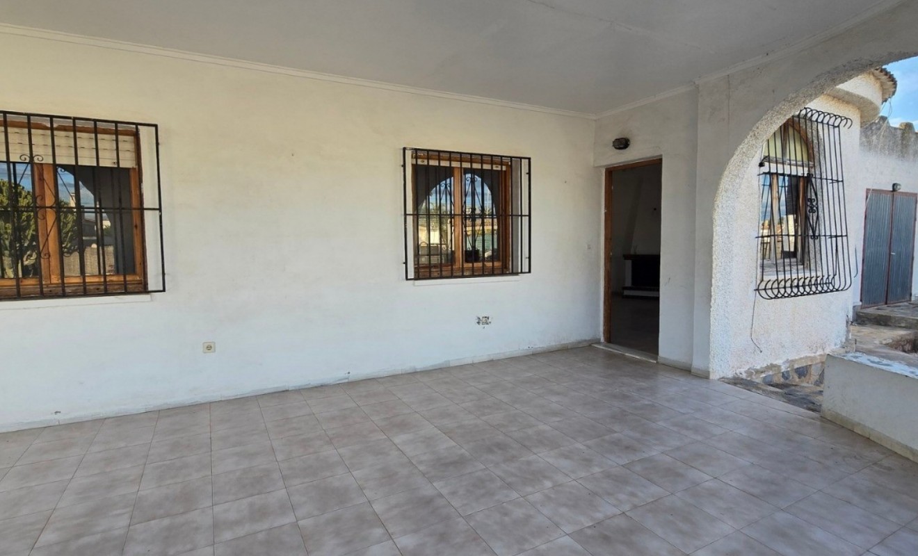 Wederverkoop - Detached villa - Torrevieja - El Chaparal