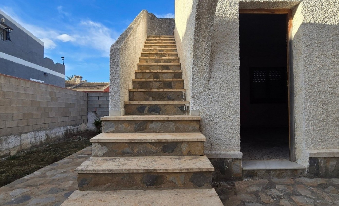 Wederverkoop - Detached villa - Torrevieja - El Chaparal