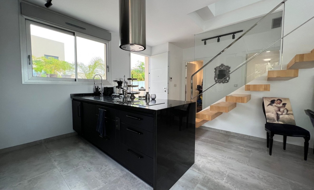 Wederverkoop - Villa - Mil Palmeras - Costa Blanca Sur