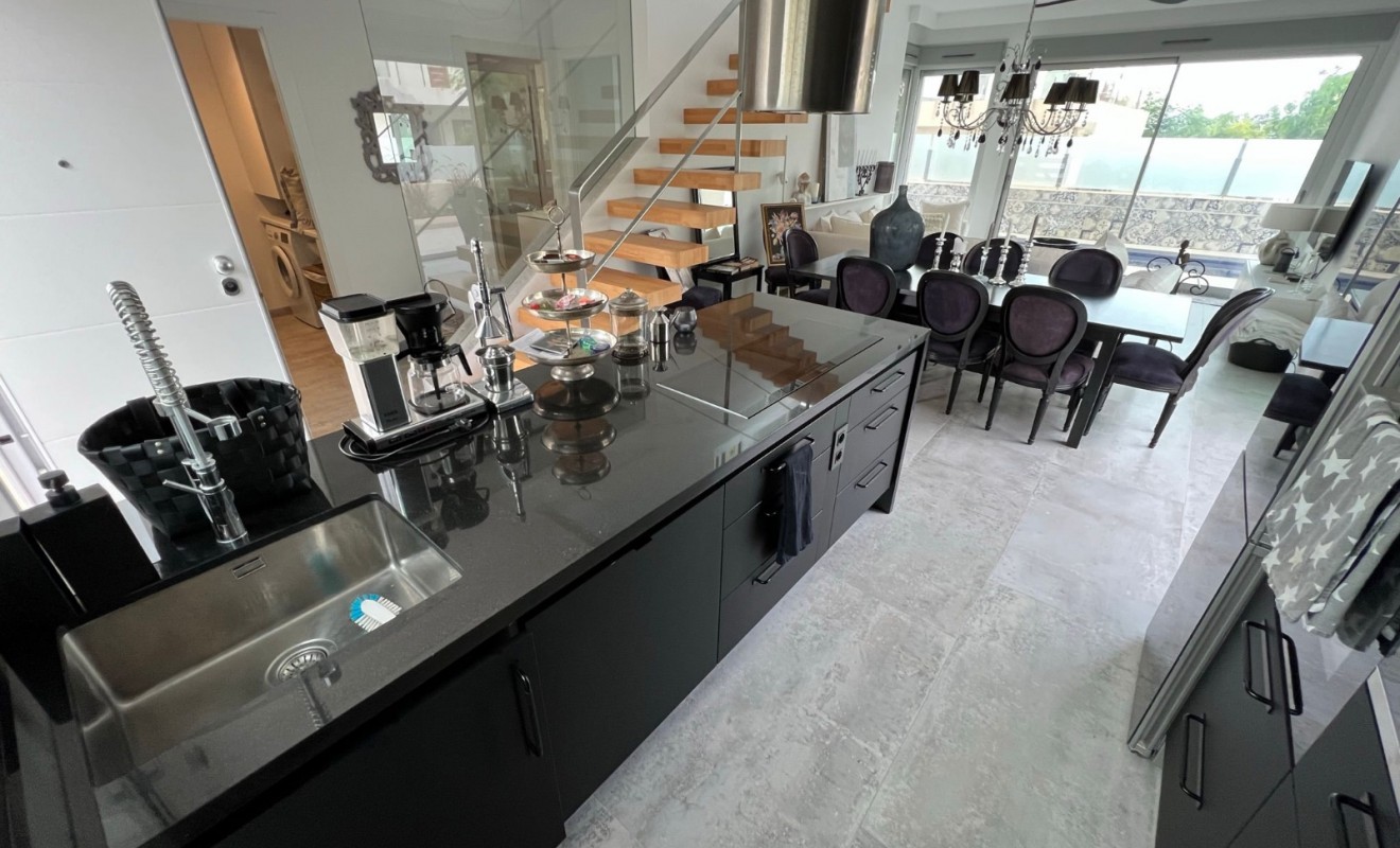 Wederverkoop - Villa - Mil Palmeras - Costa Blanca Sur