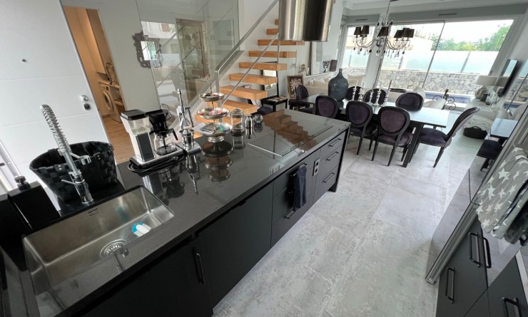 Wederverkoop - Villa - Mil Palmeras - Costa Blanca Sur