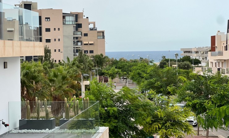 Wederverkoop - Villa - Mil Palmeras - Costa Blanca Sur