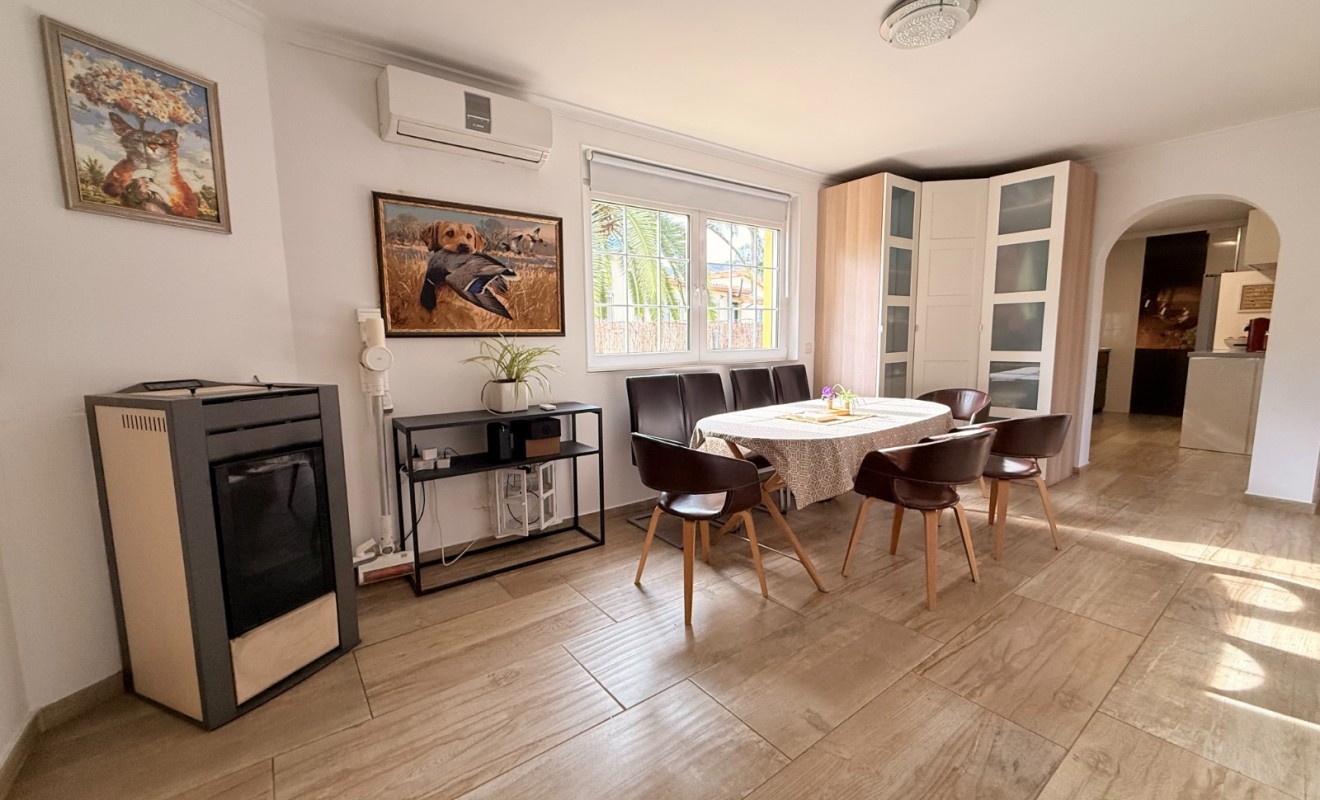 Wederverkoop - Chalet independiente - Denia - Les Marines - Las Marinas