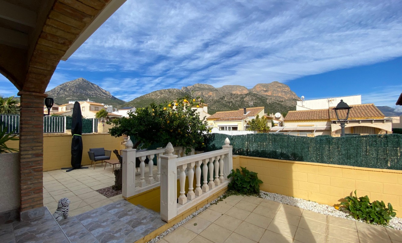 Wederverkoop - Chalet independiente - Polop - Alberca