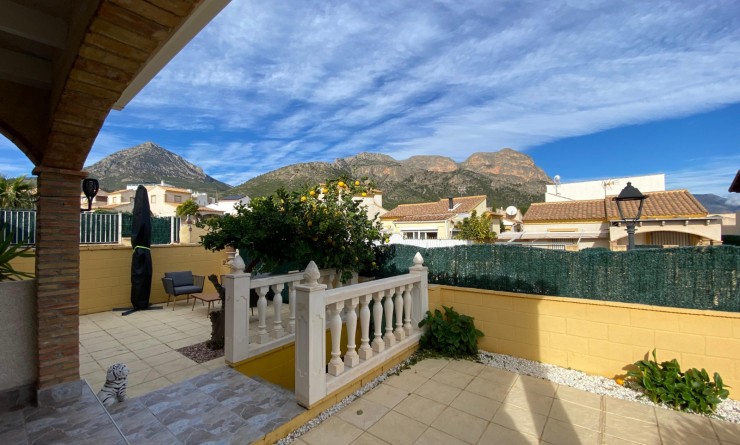 Wederverkoop - Chalet independiente - Polop - Alberca