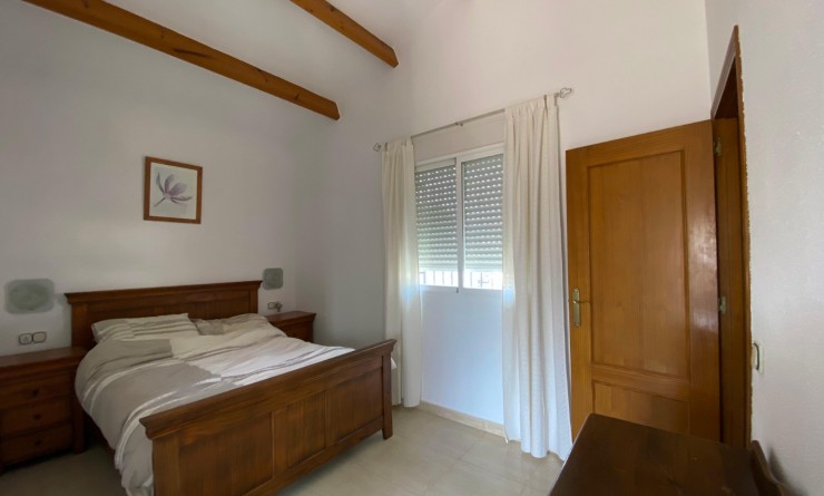 Wederverkoop - Chalet independiente - Polop - Alberca