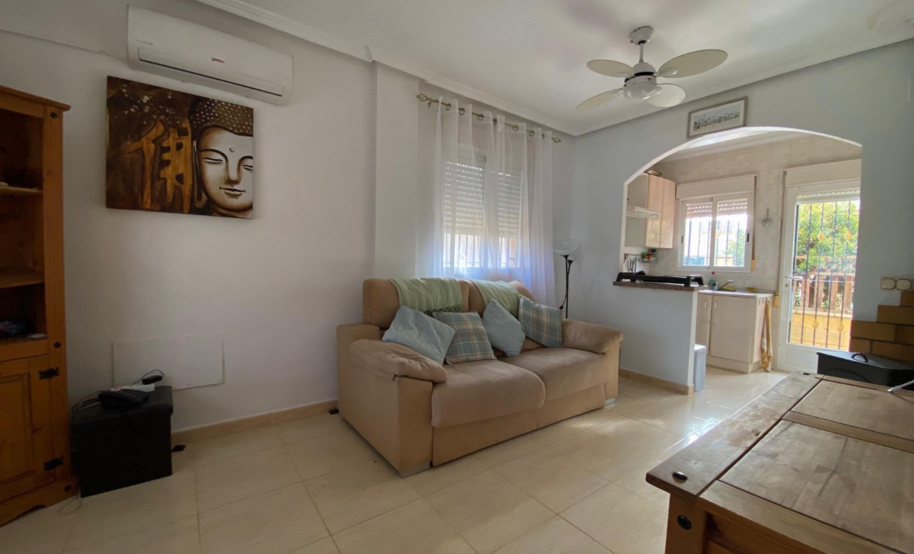 Wederverkoop - Chalet independiente - Polop - Alberca