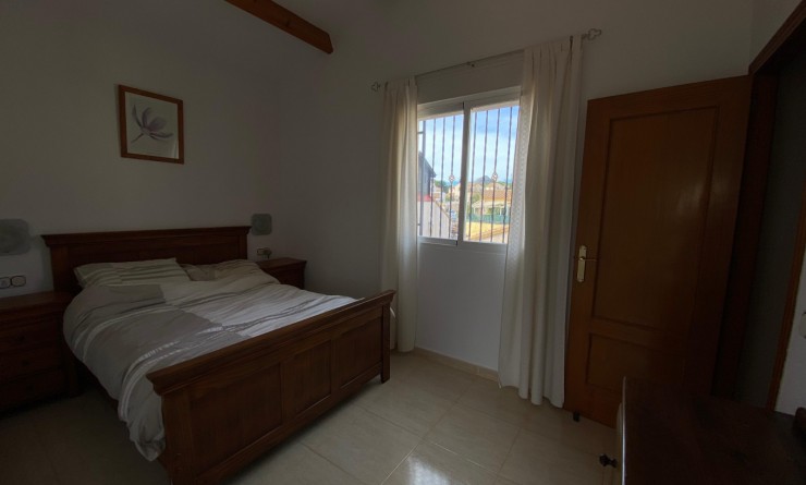 Wederverkoop - Chalet independiente - Polop - Alberca