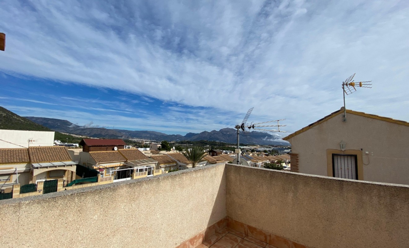 Wederverkoop - Chalet independiente - Polop - Alberca