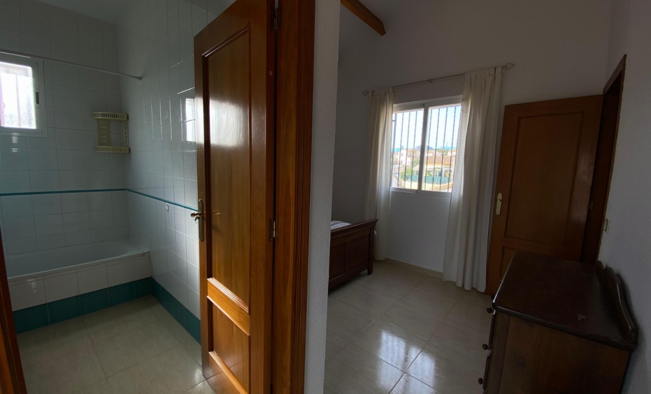 Wederverkoop - Chalet independiente - Polop - Alberca