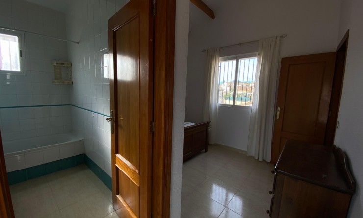 Wederverkoop - Chalet independiente - Polop - Alberca