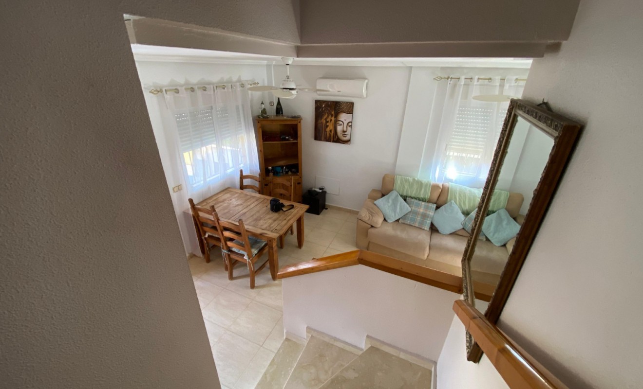 Wederverkoop - Chalet independiente - Polop - Alberca