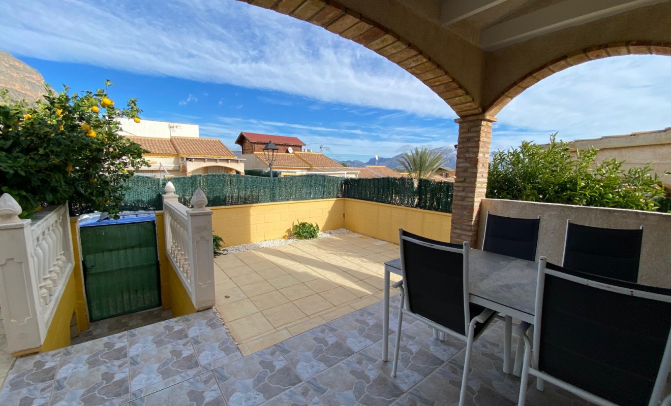 Wederverkoop - Chalet independiente - Polop - Alberca