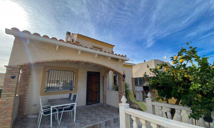 Wederverkoop - Chalet independiente - Polop - Alberca