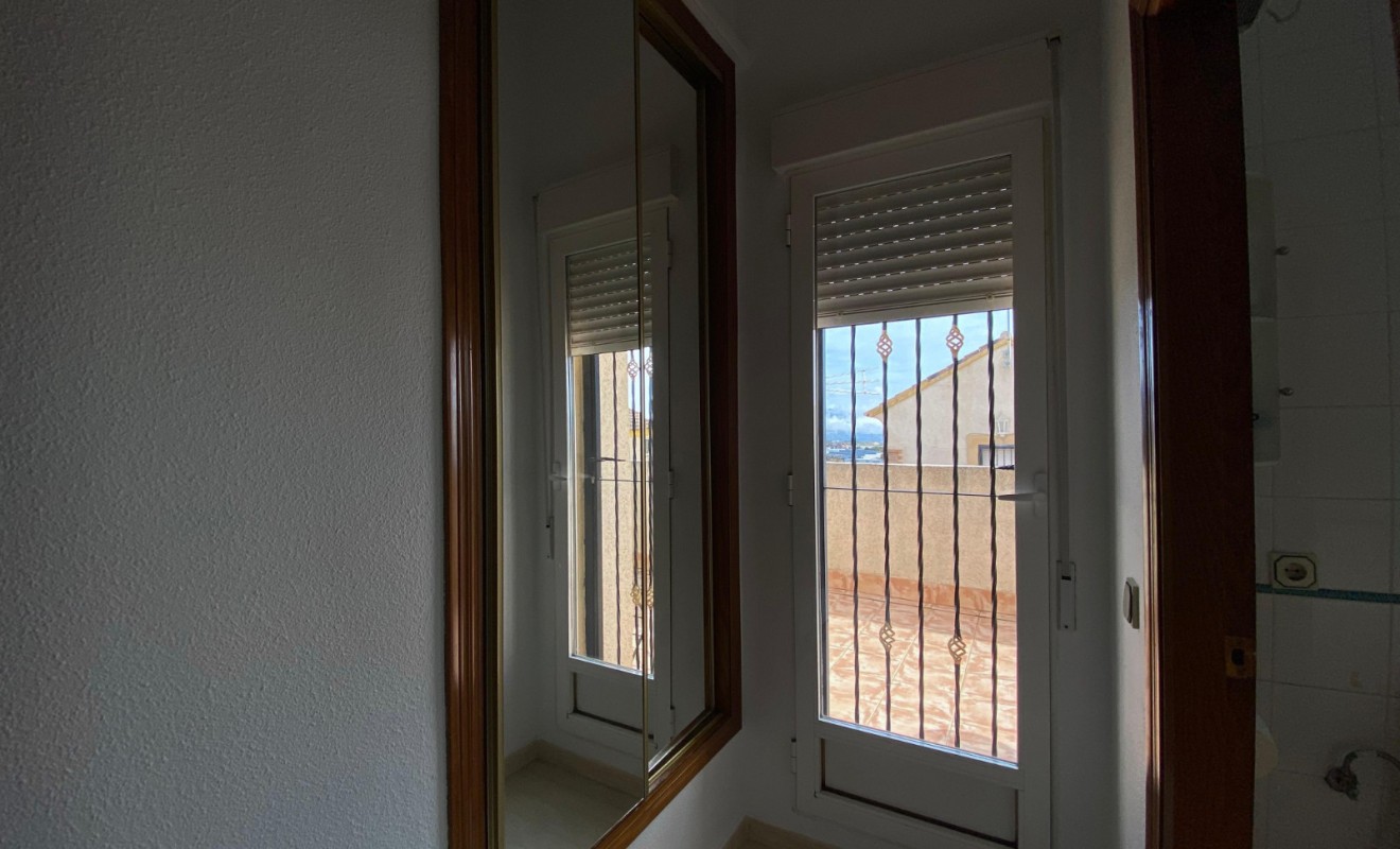 Wederverkoop - Chalet independiente - Polop - Alberca