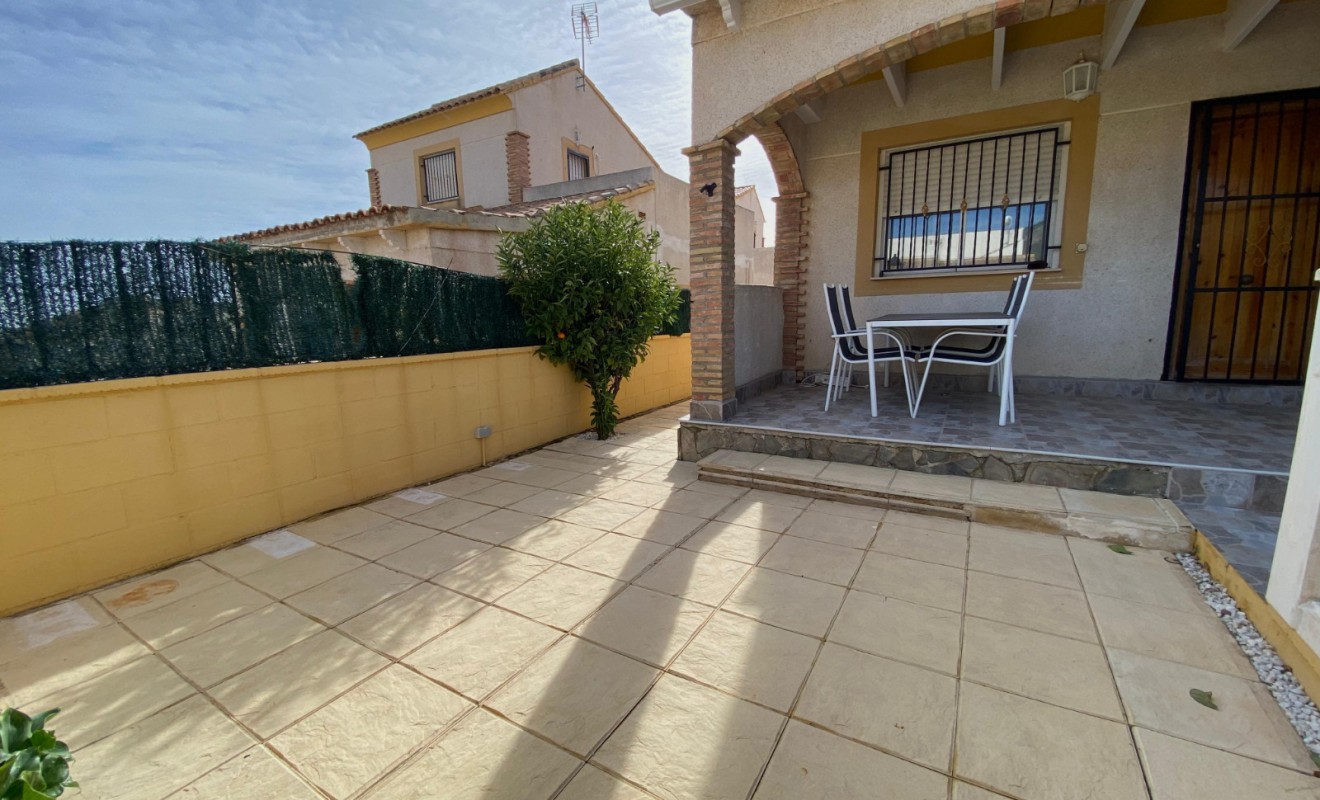 Wederverkoop - Chalet independiente - Polop - Alberca