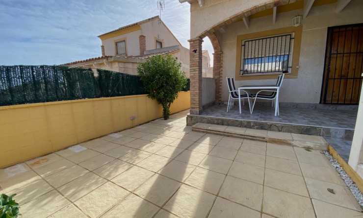 Wederverkoop - Chalet independiente - Polop - Alberca