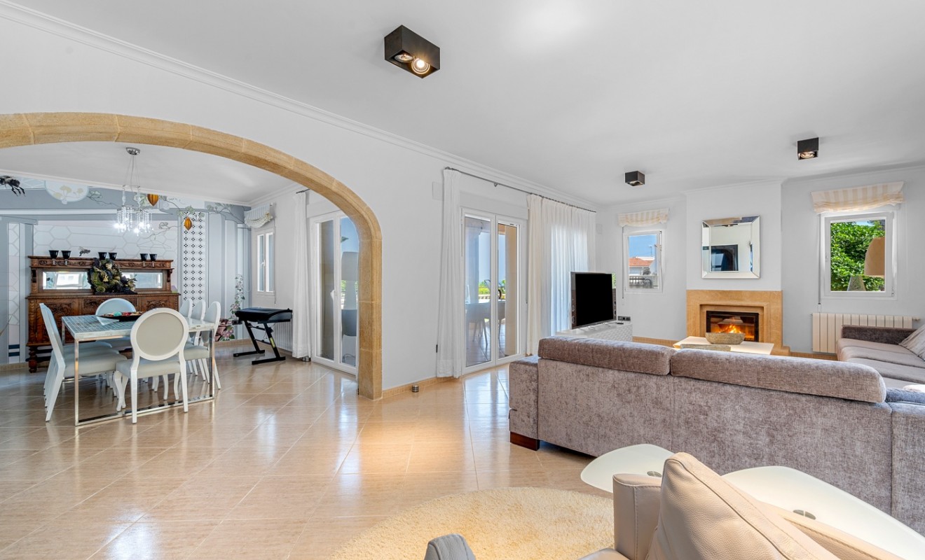 Sale - Villa - Benissa