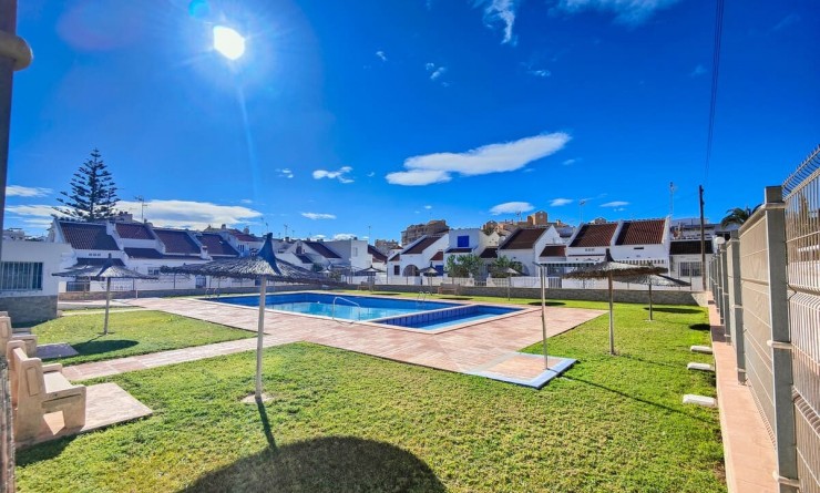 Wederverkoop - Herenhuis - Torrevieja - Aguas Nuevas - Sector 25