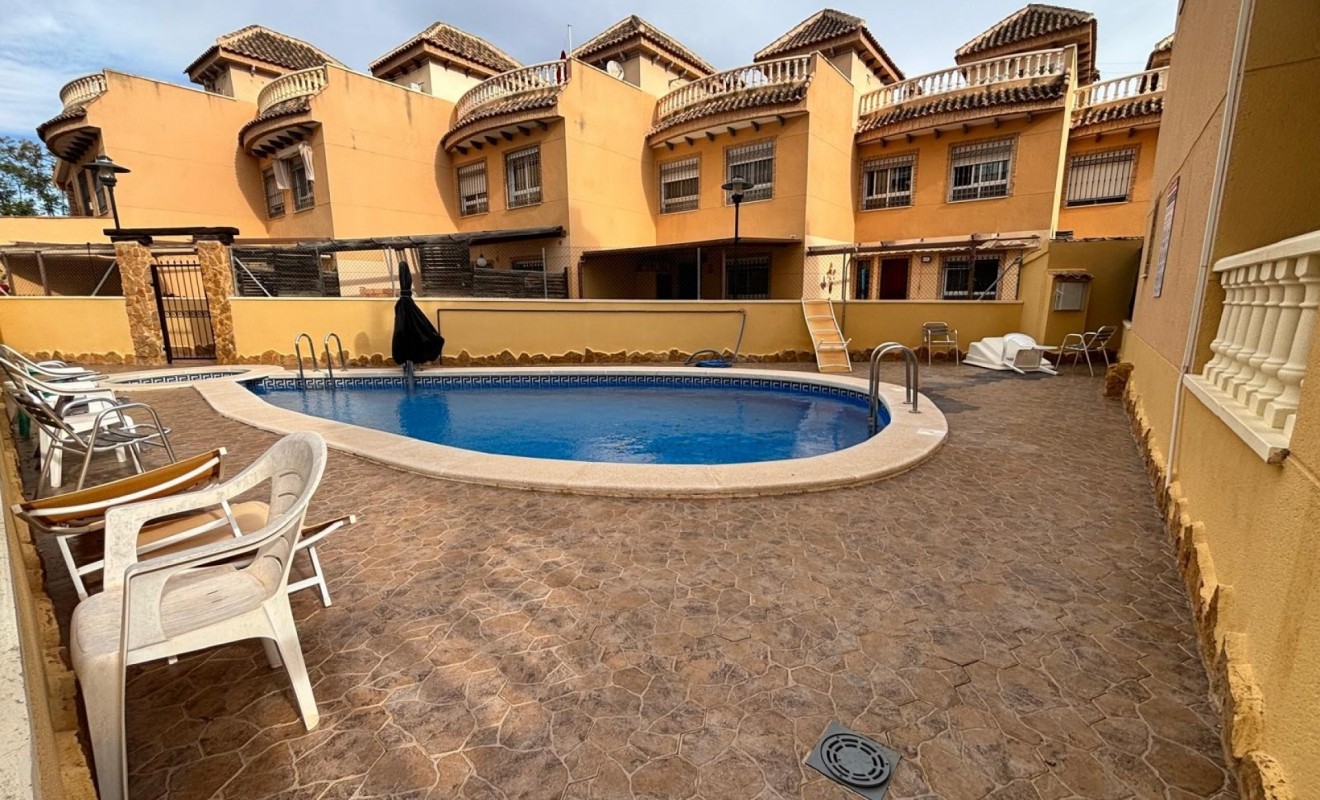 Wederverkoop - Herenhuis - Guardamar del Segura - Urbanizaciones