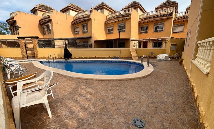 Wederverkoop - Herenhuis - Guardamar del Segura - Urbanizaciones