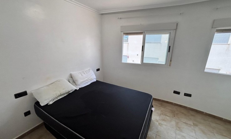 Wederverkoop - Herenhuis - Guardamar del Segura - Urbanizaciones