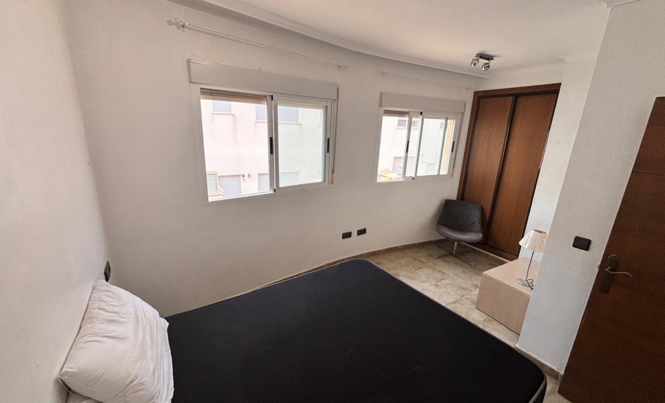 Wederverkoop - Herenhuis - Guardamar del Segura - Urbanizaciones