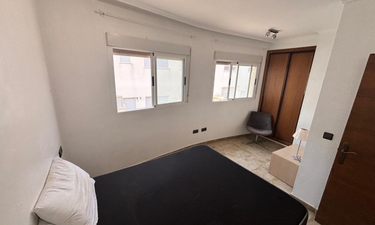 Wederverkoop - Herenhuis - Guardamar del Segura - Urbanizaciones