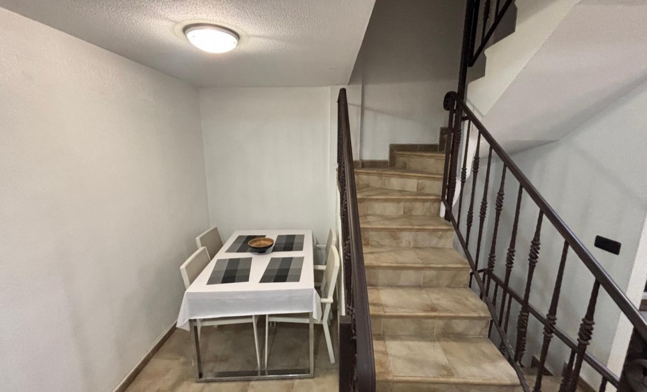 Wederverkoop - Herenhuis - Guardamar del Segura - Urbanizaciones