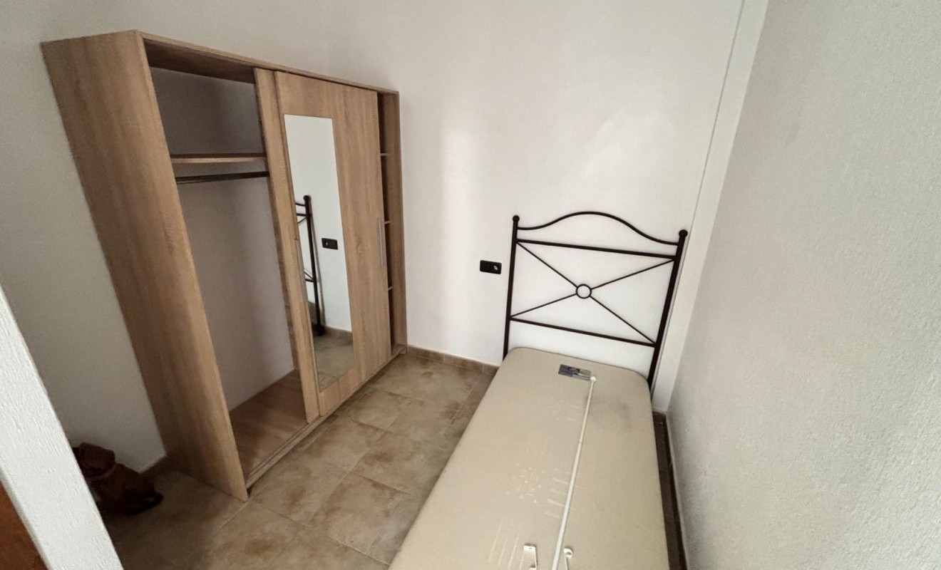 Wederverkoop - Herenhuis - Guardamar del Segura - Urbanizaciones