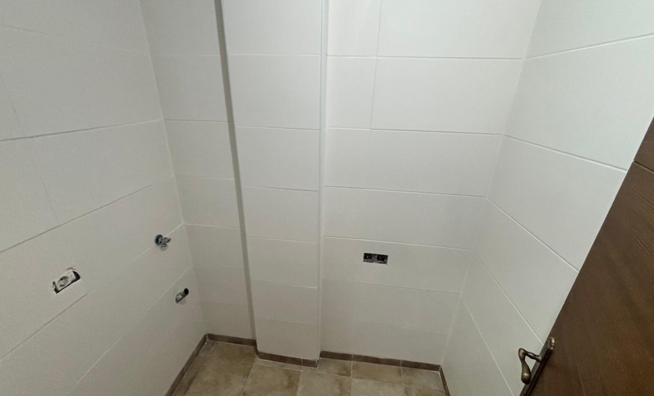 Wederverkoop - Herenhuis - Guardamar del Segura - Urbanizaciones