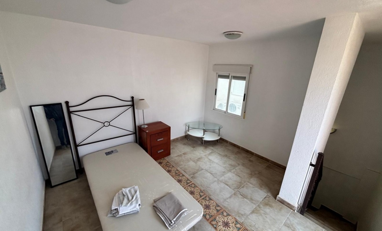 Wederverkoop - Herenhuis - Guardamar del Segura - Urbanizaciones