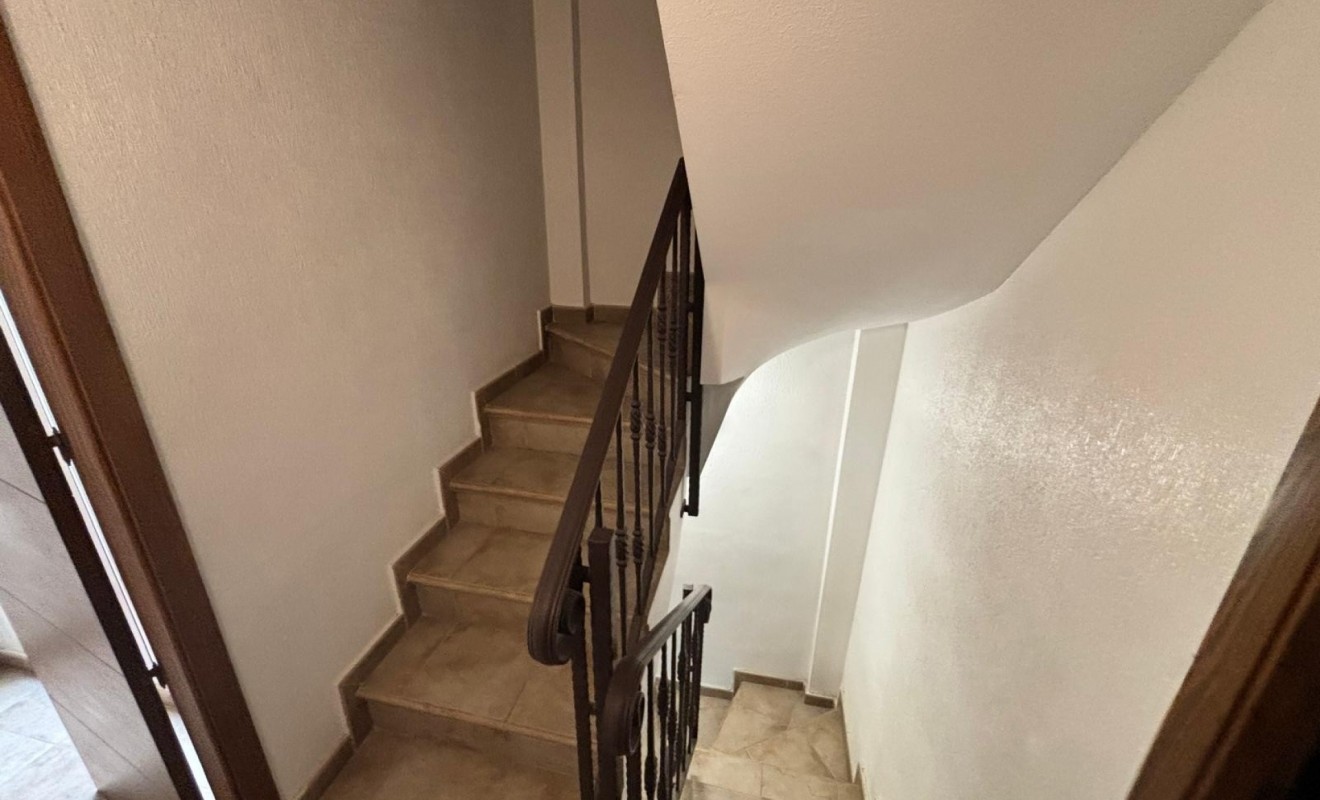 Wederverkoop - Herenhuis - Guardamar del Segura - Urbanizaciones