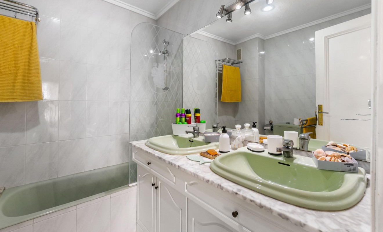 Revente - Apartamento - Torrevieja - Piscinas naturales