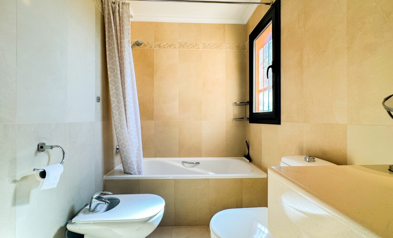 Wederverkoop - Apartment / flat - Orihuela Costa - Villamartín