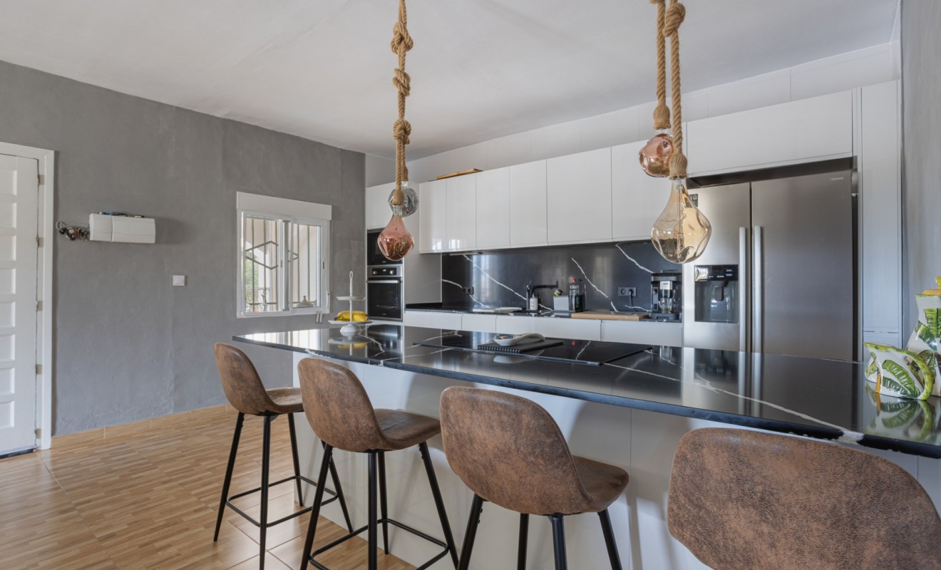 Sale - Country Property/Finca - Albatera