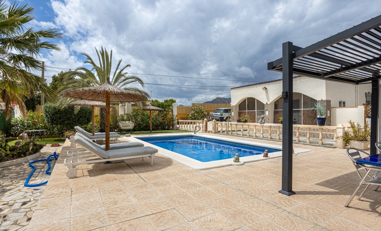 Sale - Country Property/Finca - Albatera