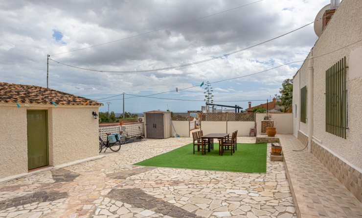 Sale - Country Property/Finca - Albatera