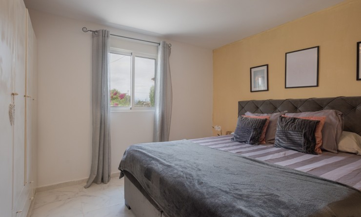 Sale - Country Property/Finca - Albatera