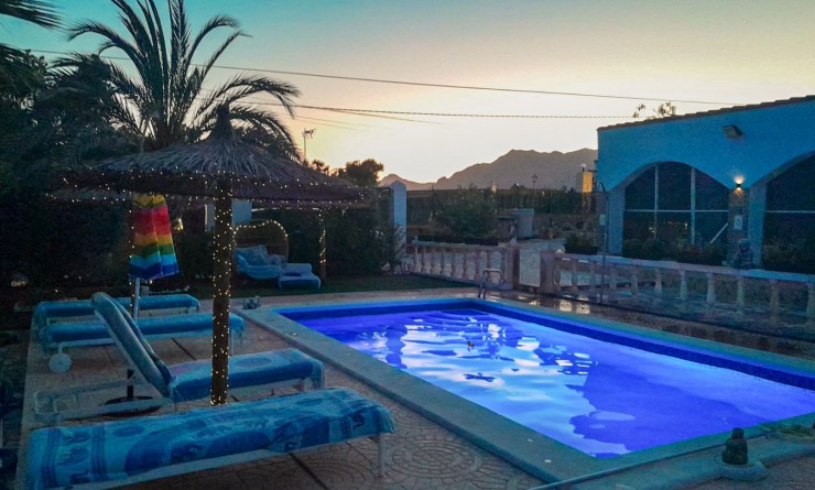 Sale - Country Property/Finca - Albatera