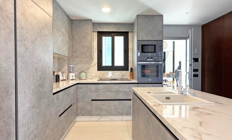 Wederverkoop - Detached villa - Orihuela Costa - Villamartín