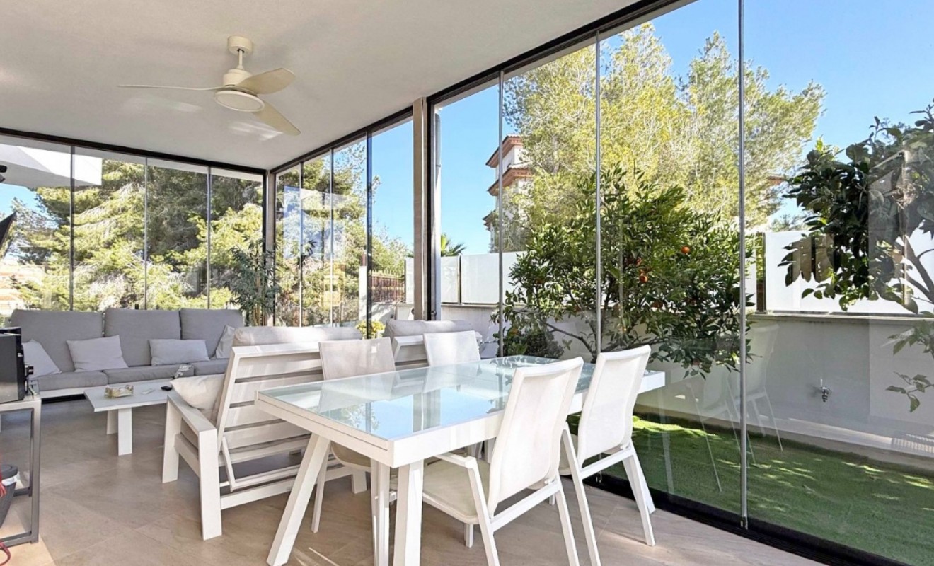 Wederverkoop - Detached villa - Orihuela Costa - Villamartín