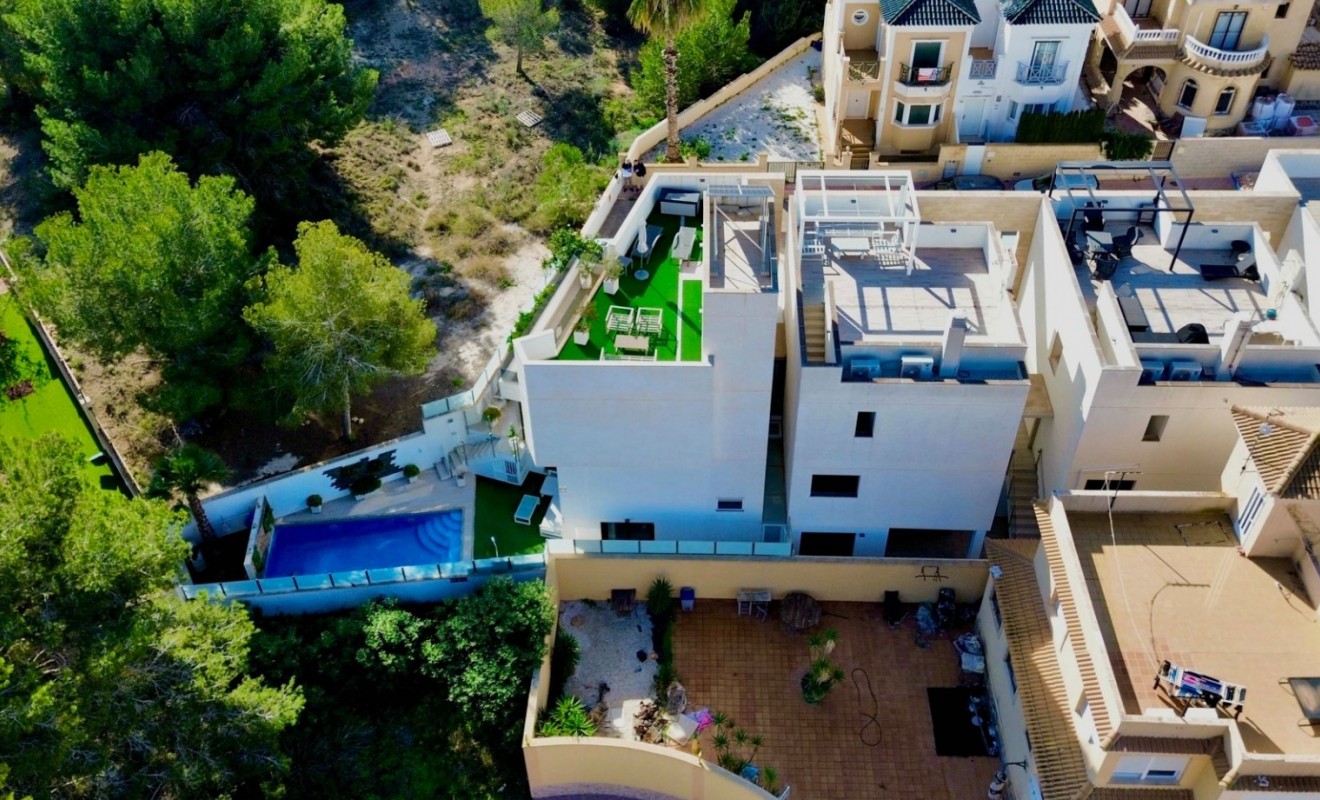 Wederverkoop - Detached villa - Orihuela Costa - Villamartín