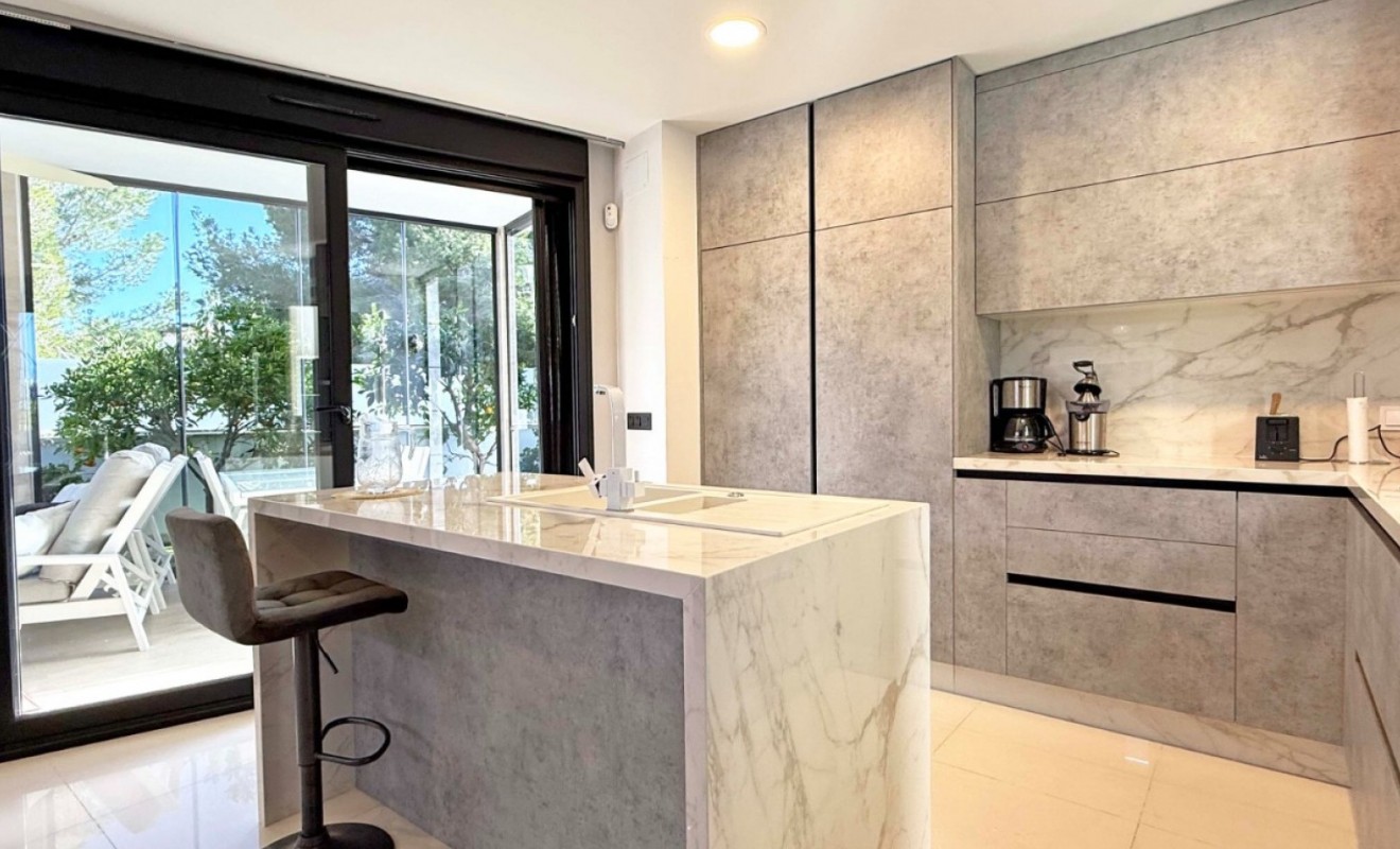 Wederverkoop - Detached villa - Orihuela Costa - Villamartín