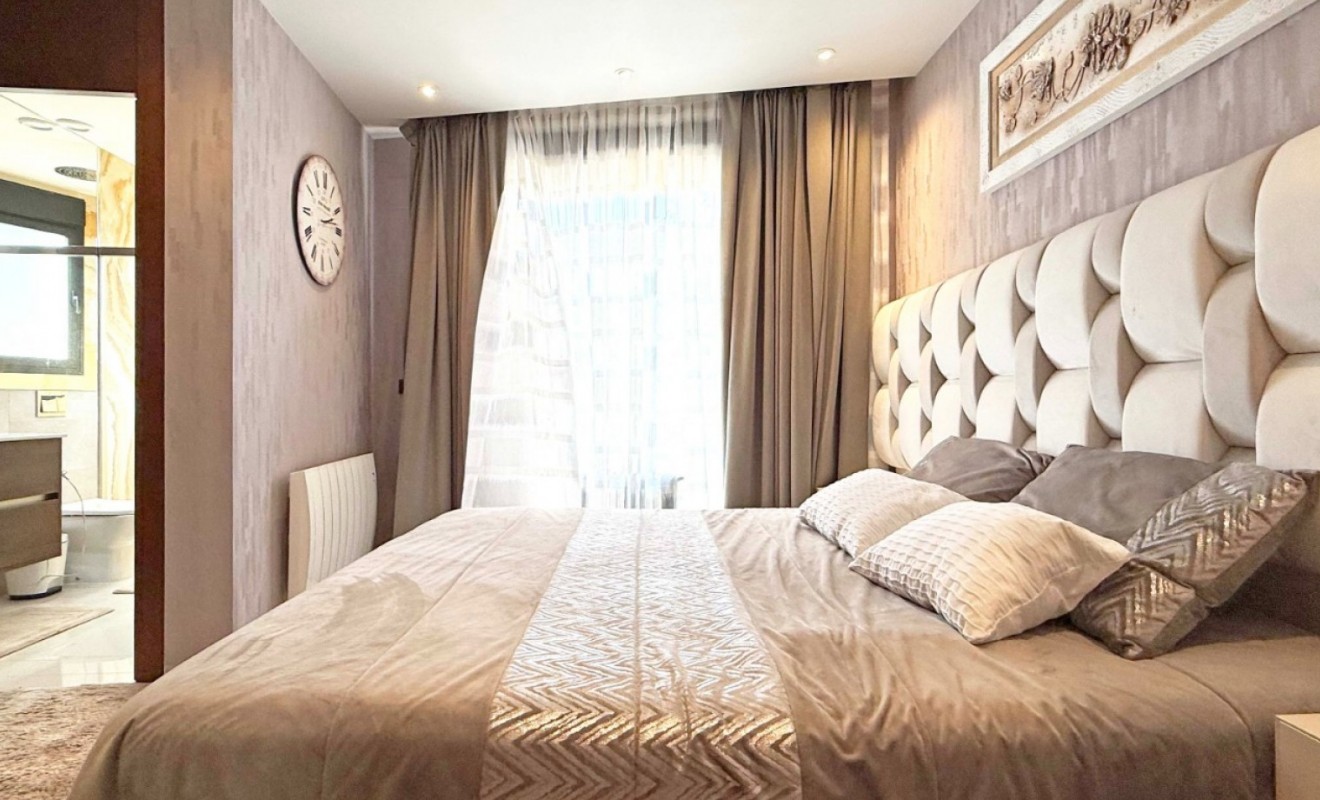 Wederverkoop - Detached villa - Orihuela Costa - Villamartín