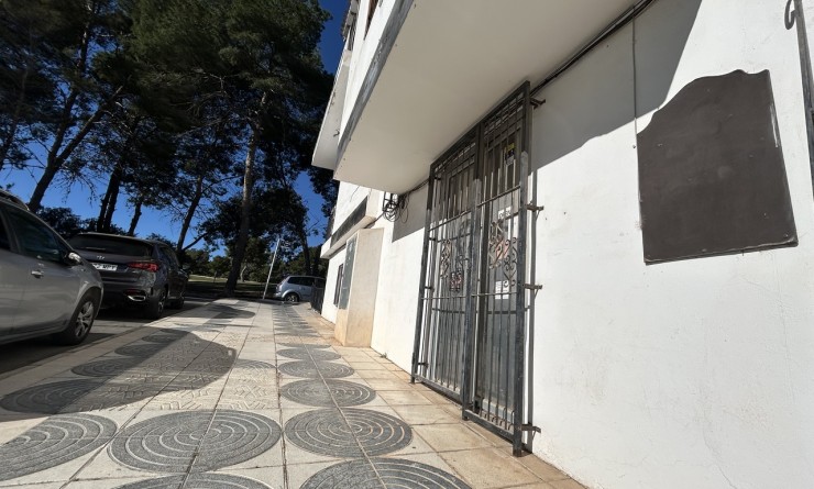 Sale - Commercial - Villamartín