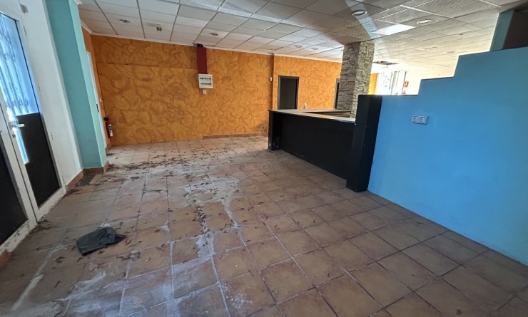 Sale - Commercial - Villamartín