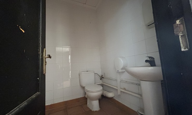 Sale - Commercial - Villamartín