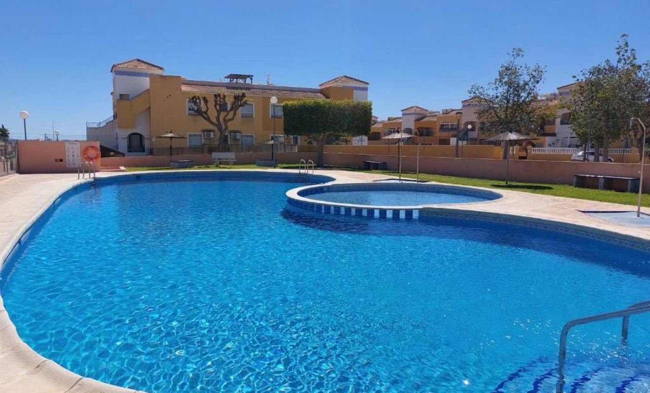 Revente - Apartment flat - Los Montesinos - La herrada