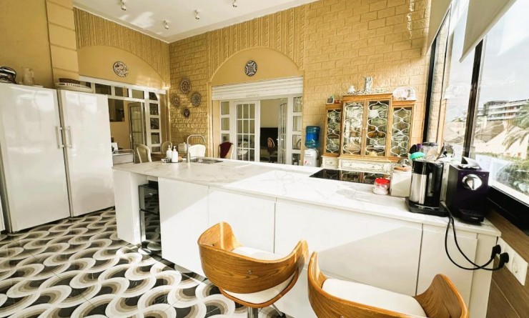 Sale - Detached villa - Campoamor